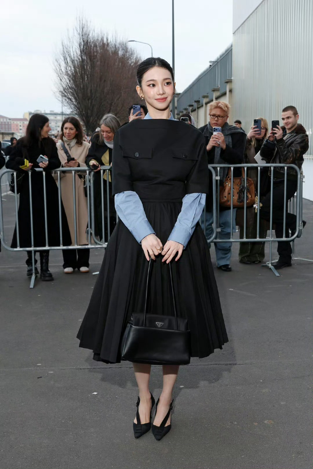 柳智敏Prada米兰时装周看秀造型，好知性美