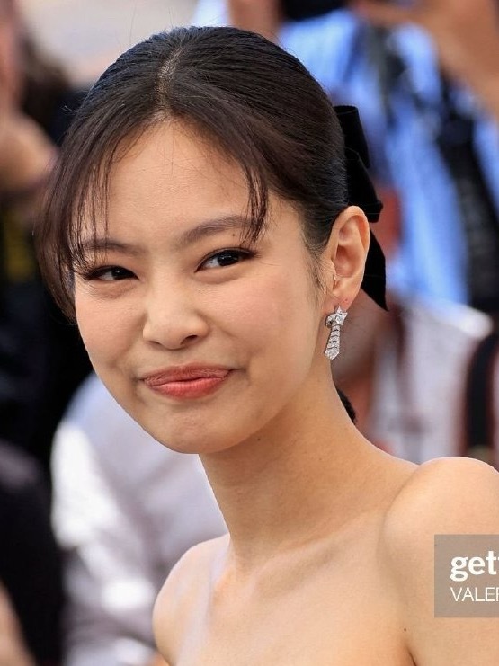 Jennie和Lisa生图对比，这么看Jennie是不是应该为了粉丝去躺一下