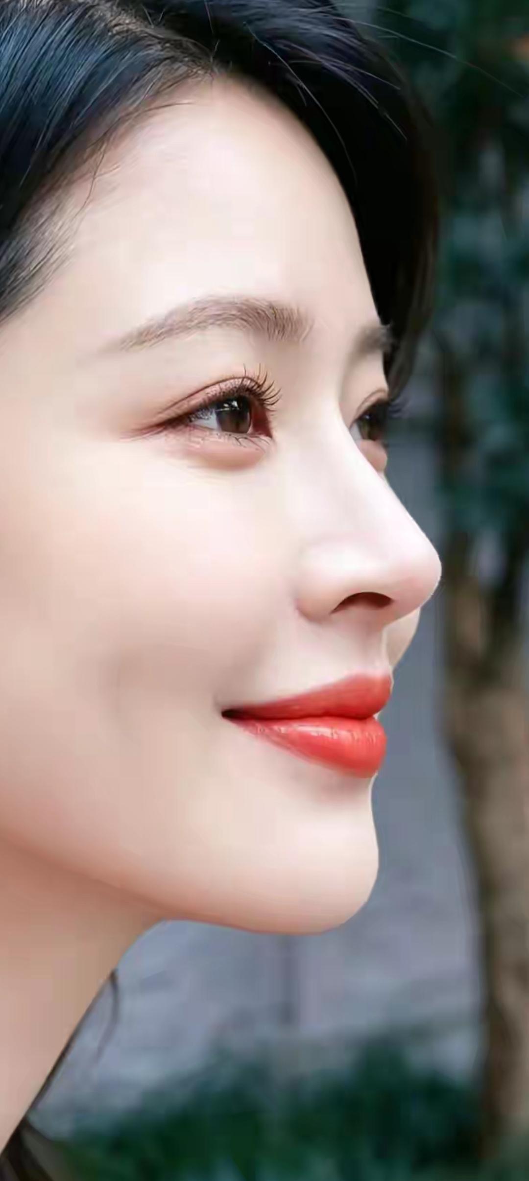 温柔微笑，岁月静好。