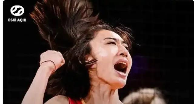 我就想问问排协:王媛媛去土耳其打球了你们怎么办？朱婷签约意大利科内利亚诺女排，