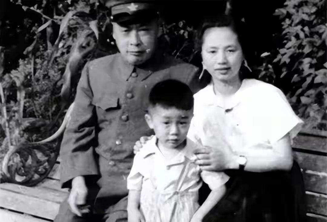 陈毅查出癌症后，沈阳军区司令员质问：我是不是得罪你了？1970年，开国元帅陈
