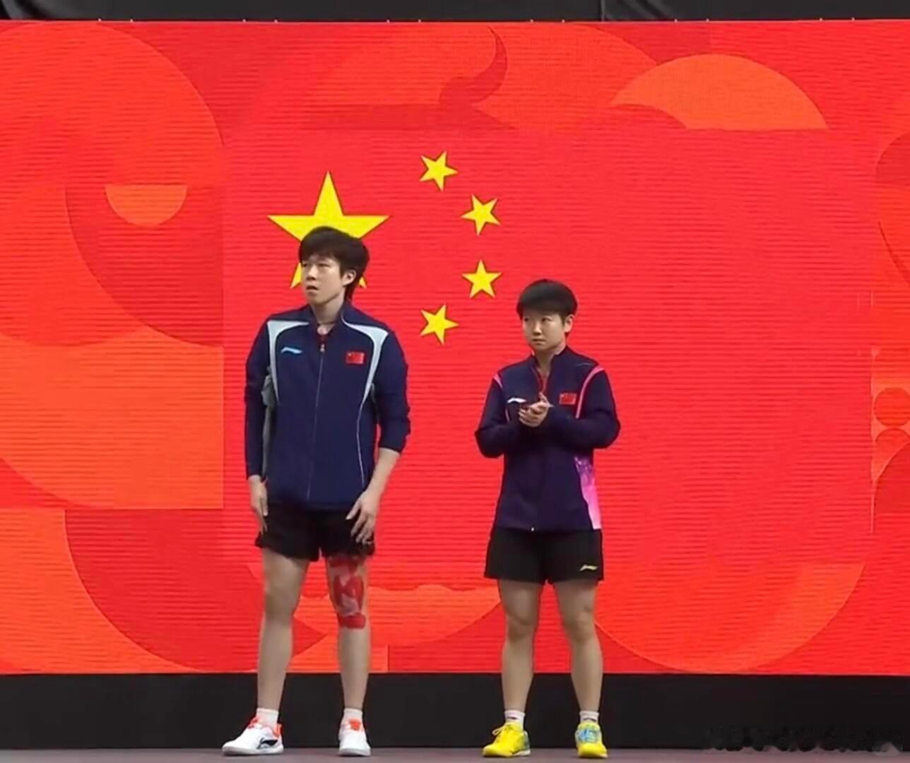 乒乓球混双决赛"国乒混双，换人了。""动漫组合"林诗栋/蒯曼4比0横扫"莎头组合