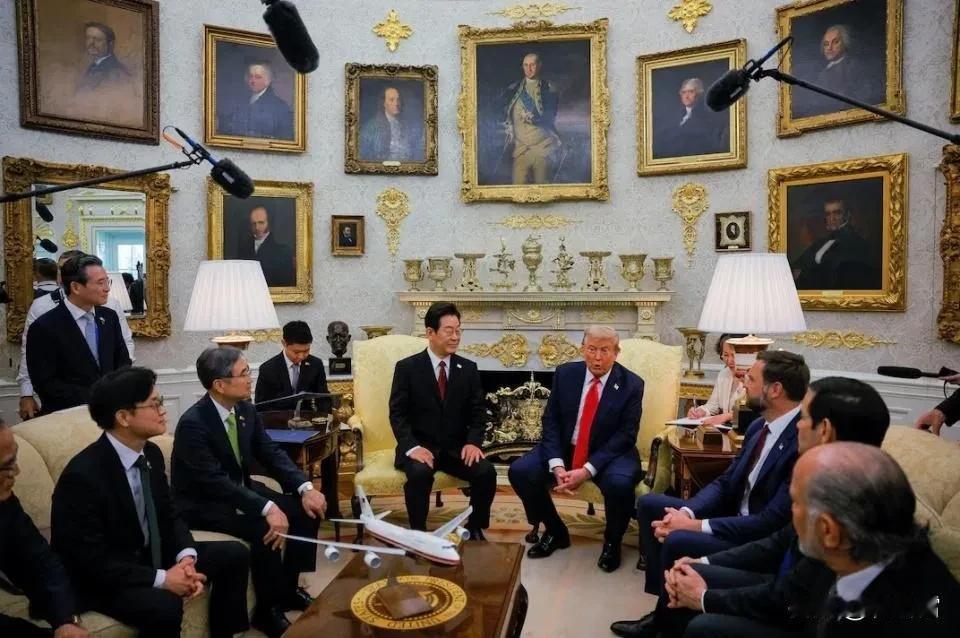 说了是去谈投资，实际上是去交保护费？李在明真是大方，3500亿美元，1500
