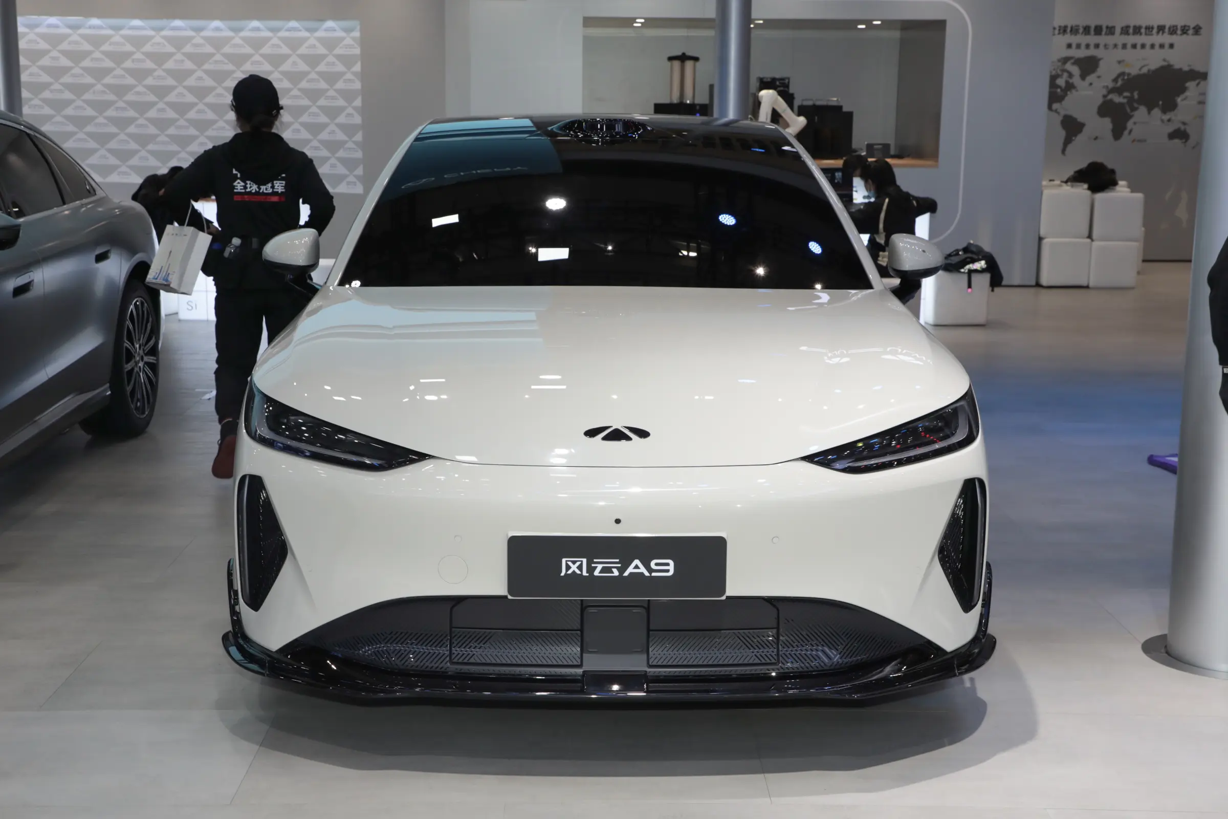 风云A9在2026年奇瑞AI之夜正式亮相，搭载AI灵犀智舱（3nm8...