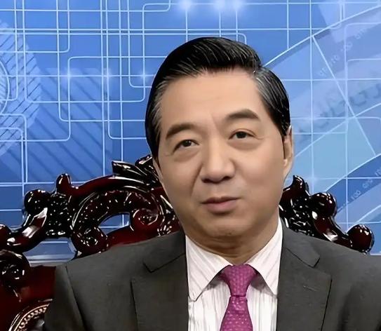 谢谢你张召忠！你真是伟大的预言家！2015年你就表示，美国什么也不干，让东方大国