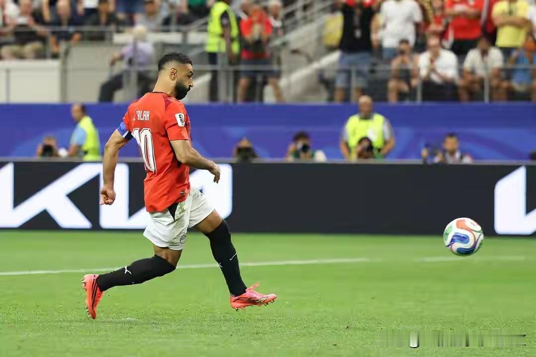2026美加墨世界杯16强名单尘埃落定，各大洲表现反差十足。欧洲依旧底蕴雄厚，七