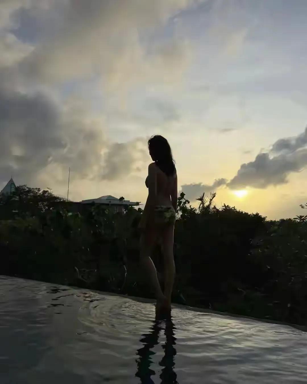 绝对一大美女！漂亮的很[赞][赞][赞]