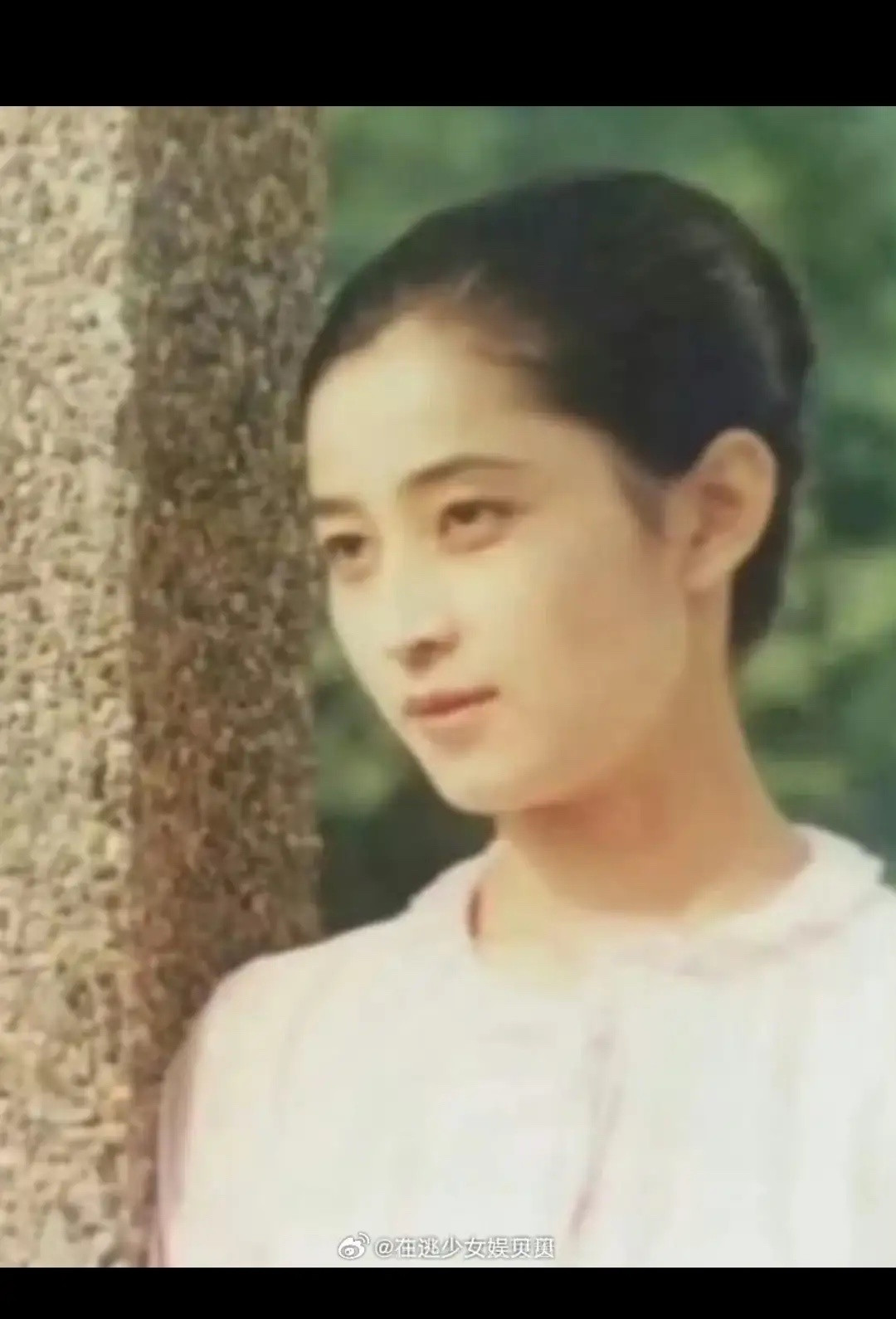 早期黄子韬也说过她老婆跟妈妈长的像，但是没看到照片之前就不会想那么像，不知道的还