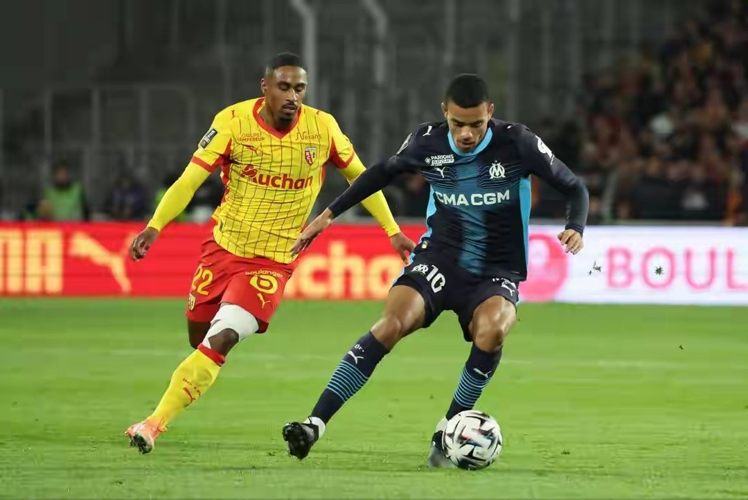 巴萨热刺国米马竞争购格林伍德，曼联持50%二转分成，球员12场造12球在C罗之