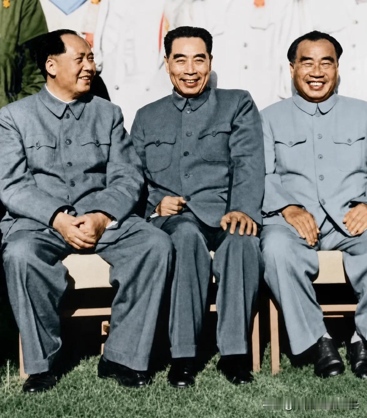 伟大领袖毛主席！伟大总理周恩来！伟大总司令朱德！千古伟人！万世敬仰！[祈祷