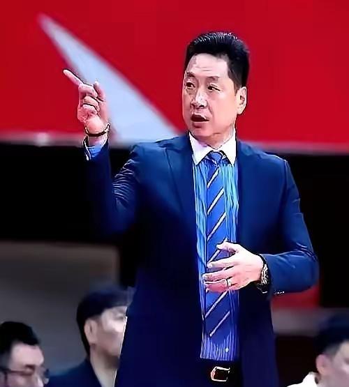 李春江能帮助广厦两连冠吗?李春江在中国篮坛,举足轻重,建立了广东王