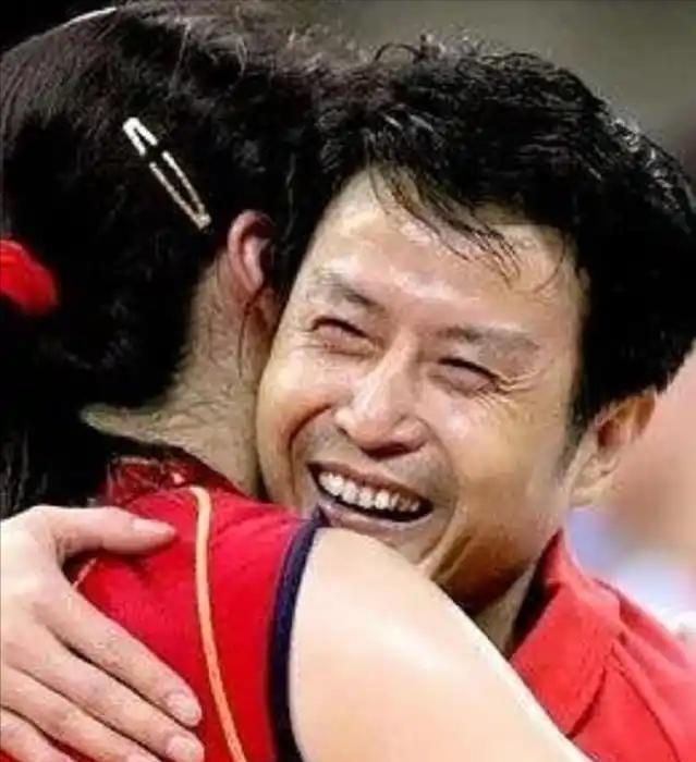 1992年陈忠和的第一任妻子因背包带勾住了火车，而被卷入火车下不幸而亡。3年后，