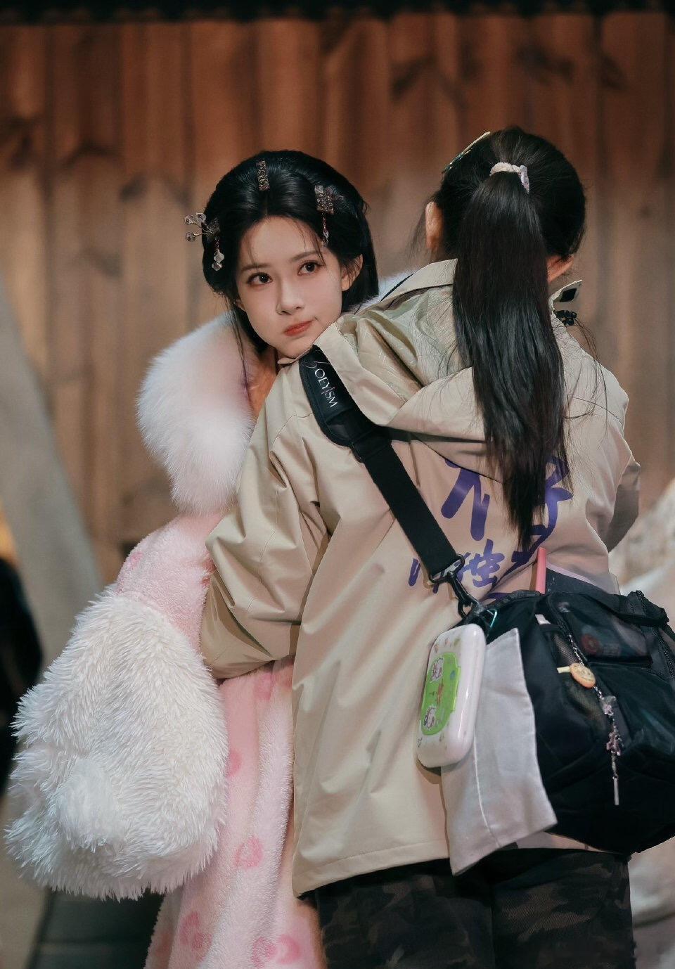 粉丝就这样诈骗往幼态呆萌脸修，孟子义这种脸跟可爱萌妹就无关。粉丝还不如一直往端庄