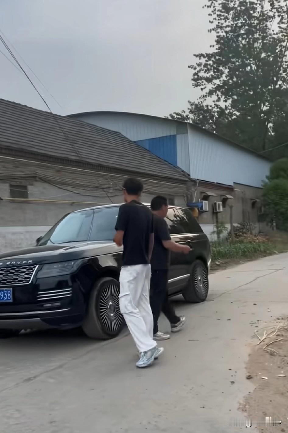 小三挑战表姐家庭地位，多次打电话发信息，截屏暧昧信息刺激表姐，表弟们了解详情迅速