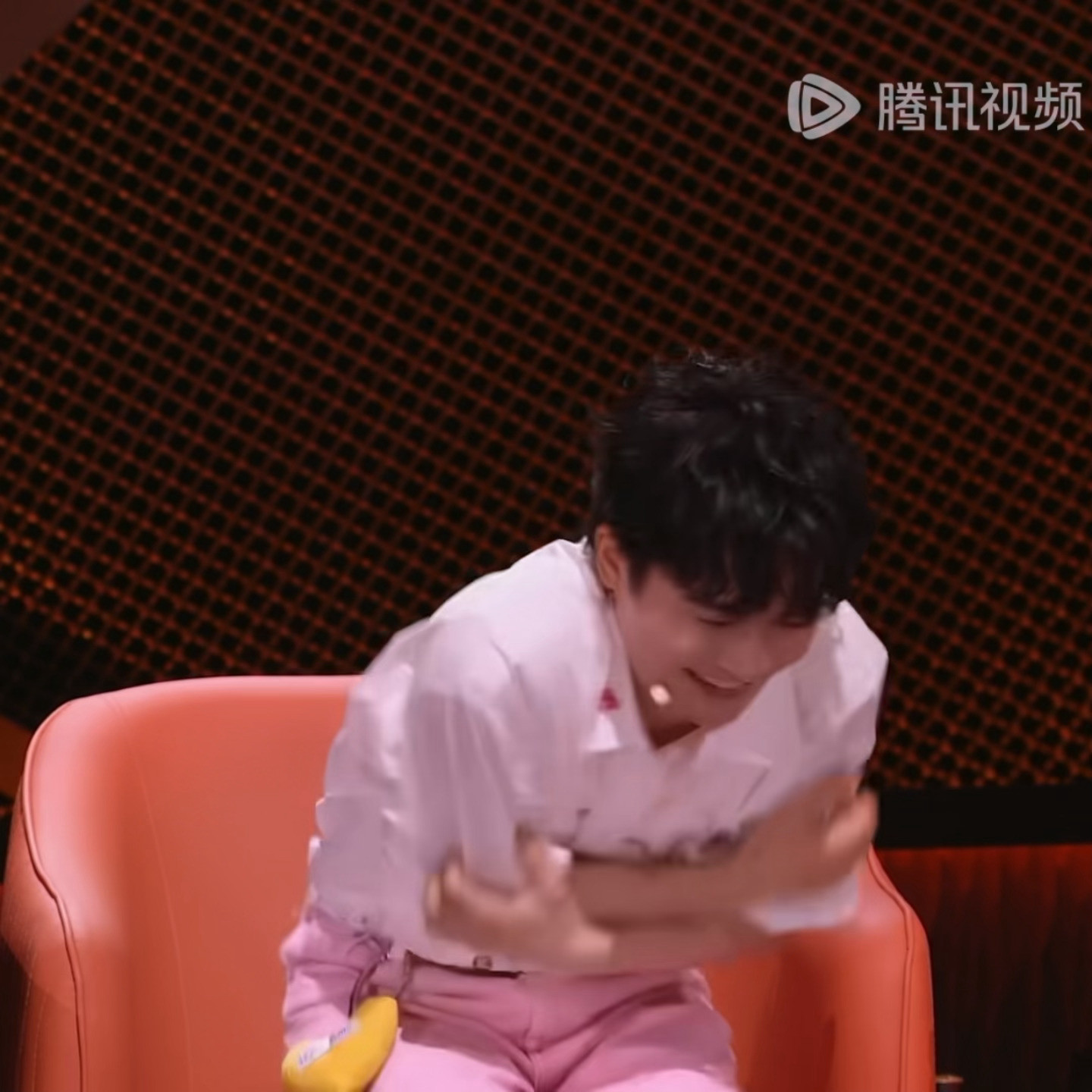 自己讲冷笑话把自己冷到