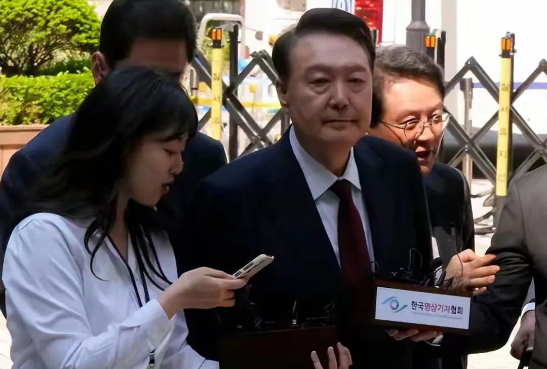 总统心腹被查，尹锡悦麻烦大了天呐！韩国政坛这是要变天吗？尹锡