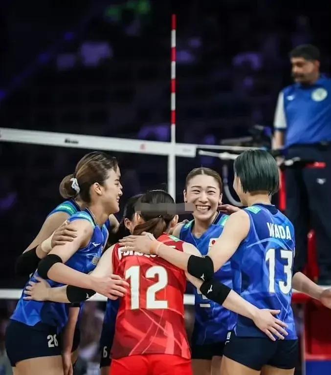 世界女排联赛总决赛4强决赛25一21，16一25，25一20，22一25，15