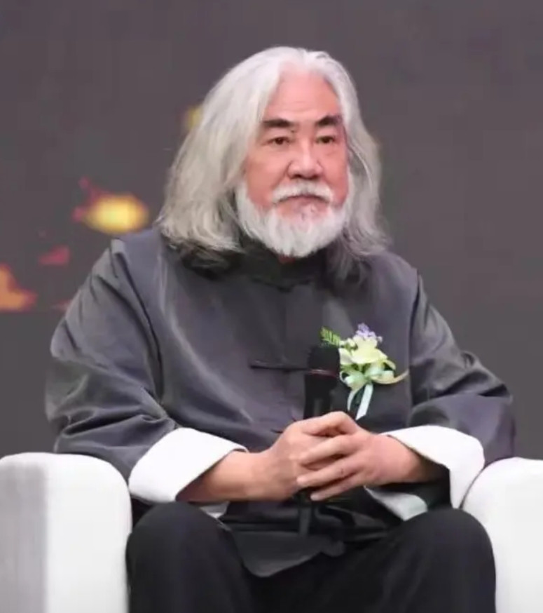 终于搞明白了为什么张纪中前妻这么看不上他！不是因为婚变，而是因为她真的是