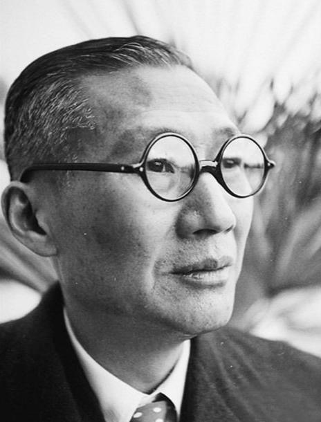1953年，吴铁城跑到"总统府"替好友王世杰求情，他以为凭借自己和蒋介石多年的交