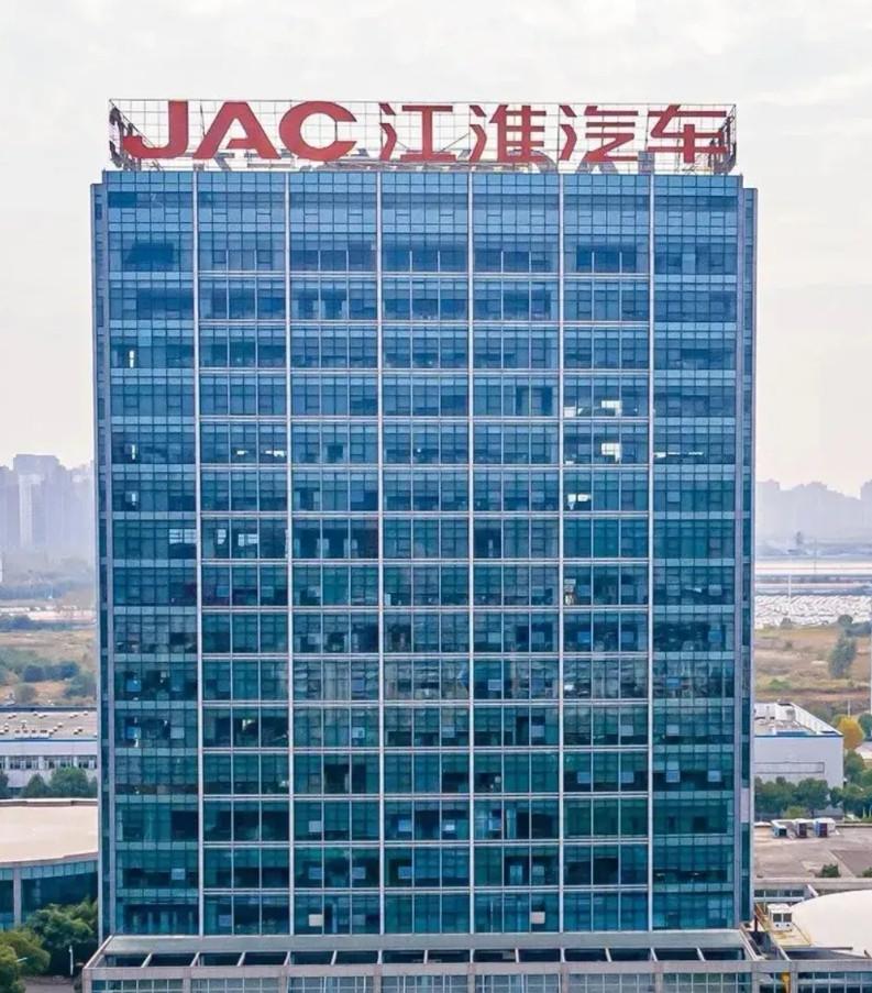 江淮汽车至少在三个方面赚翻了！1、同样是代工，江淮给蔚来代工帮助蔚来过渡顺利拿