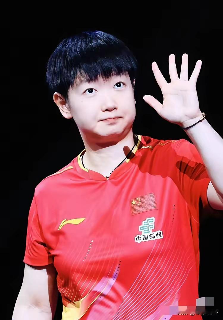 孙颖莎读研了，最惊喜的人出现了，不是粉丝，也不是教练，而是当年劝她选体育专业的