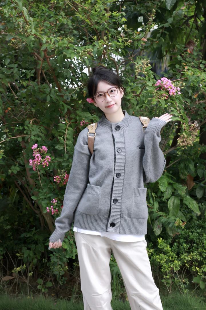 花花下面，站谁都美