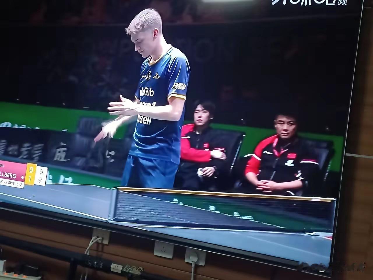 徐瑛彬现在估计肠子都悔青了！他后悔的不是输掉了比赛，也不是错过了成为世界冠军