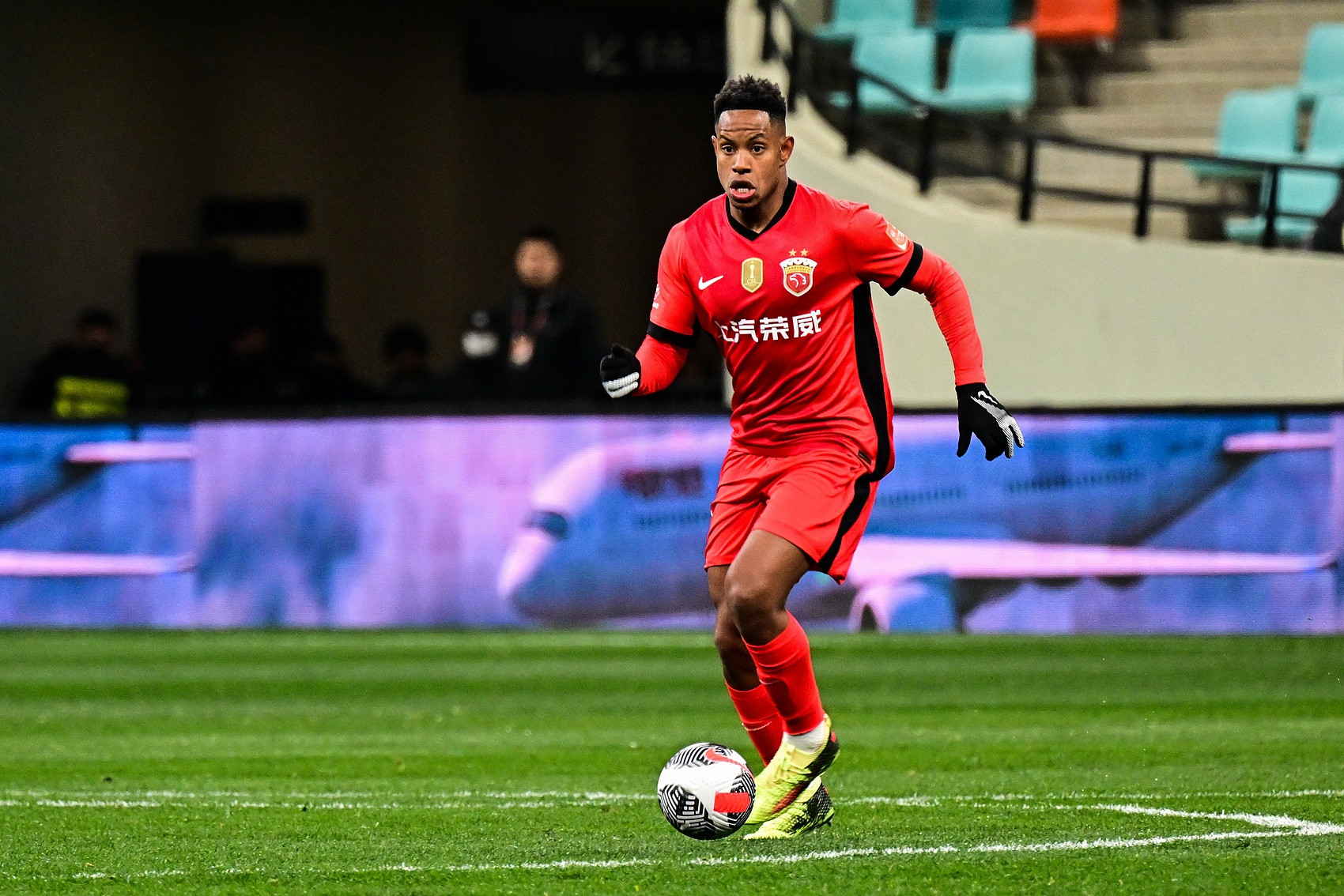 李璇: 听说茹萨确定去蓉城, 俱乐部也在为周定洋万一离队做足准备