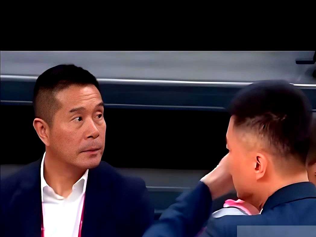 深夜刷到付政浩的爆料：广东男篮与杜锋续约卡壳了。最扎心的不是“留不留”，而是他