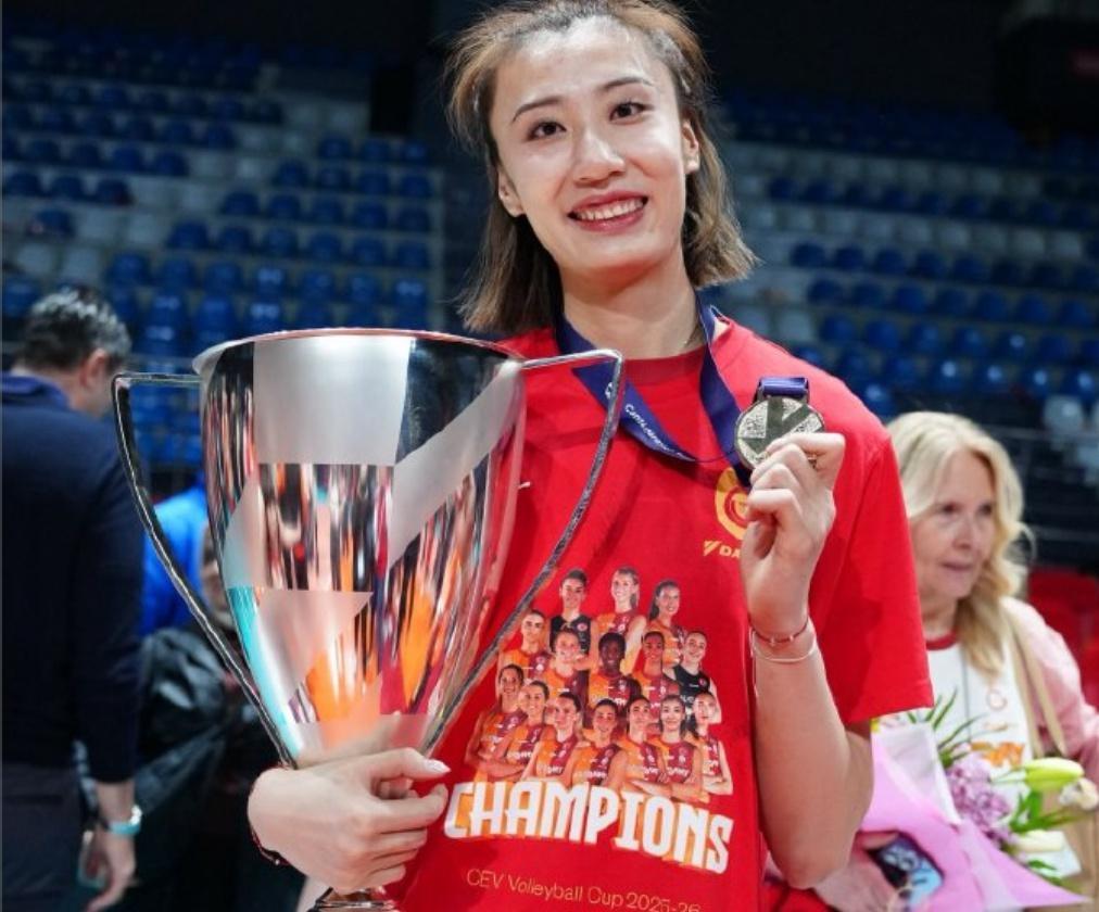 北京时间4月9日消息，2025-2026赛季女排欧联杯决赛结束争夺，中国女排球员