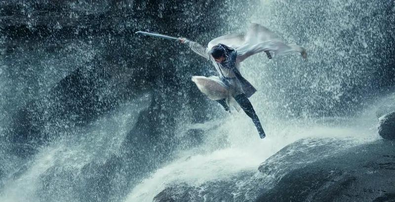 《暗河传》《天地剑心》火得稳,不是靠脸,是靠戏没糊弄人。《水龙吟》播放量掉链子