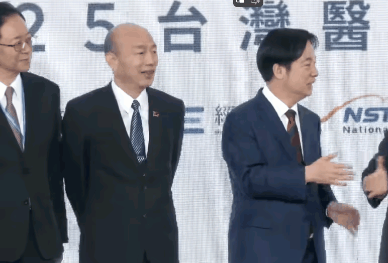 12月4日台湾医疗科技展上，国民党韩国瑜和民进党赖清德罕见同框，但气氛不对。两人