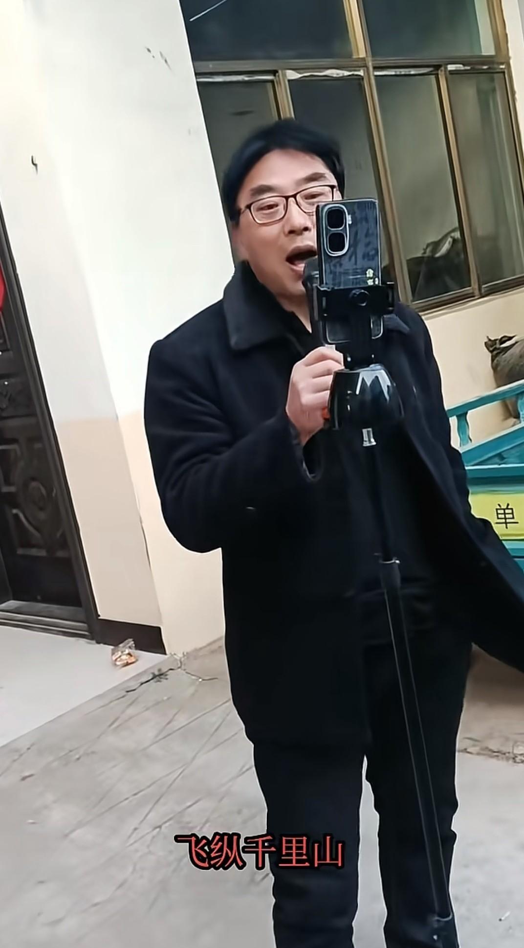 朱之文给儿子找媳妇，标准就一句：不看钱。你听听这话，放在今天刺耳不刺耳？春节