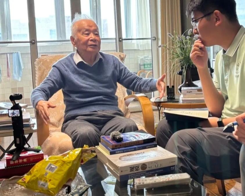 何祚庥老院士谈钱学森先生。5月9日上午8点多钟，何老院士发文说，钱学森先生晚年曾