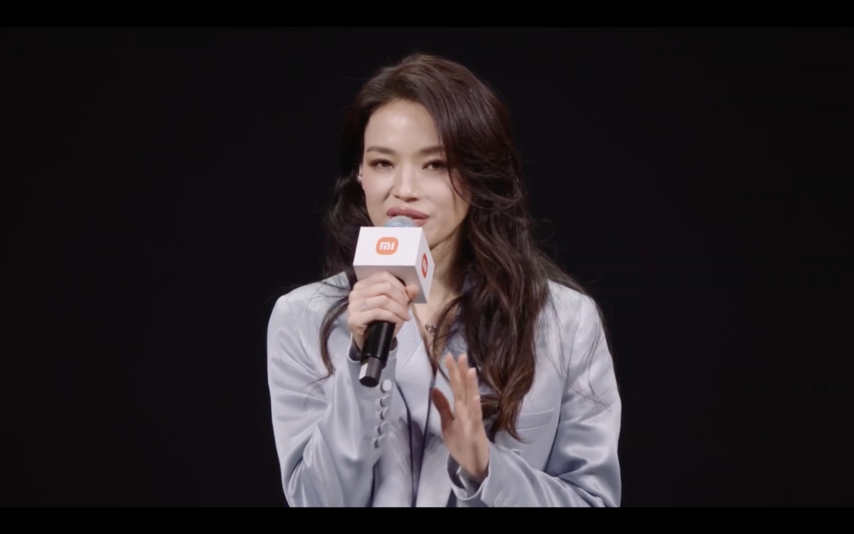 小米发布会小米汽车两位代言人也来了小米新SU7新一代SU7舒淇代言SU7