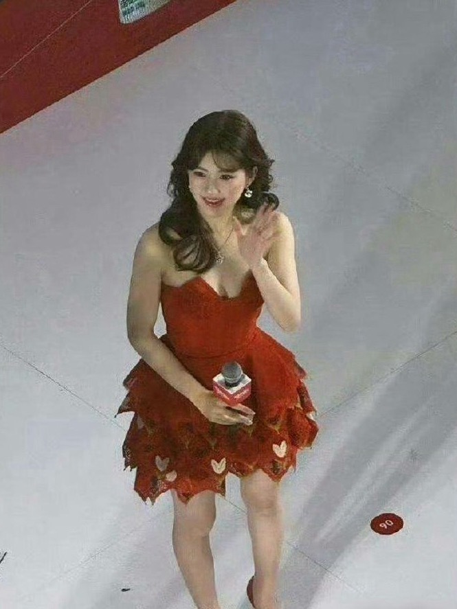突然理解为什么女明星一定要捂胸了！原来是这样