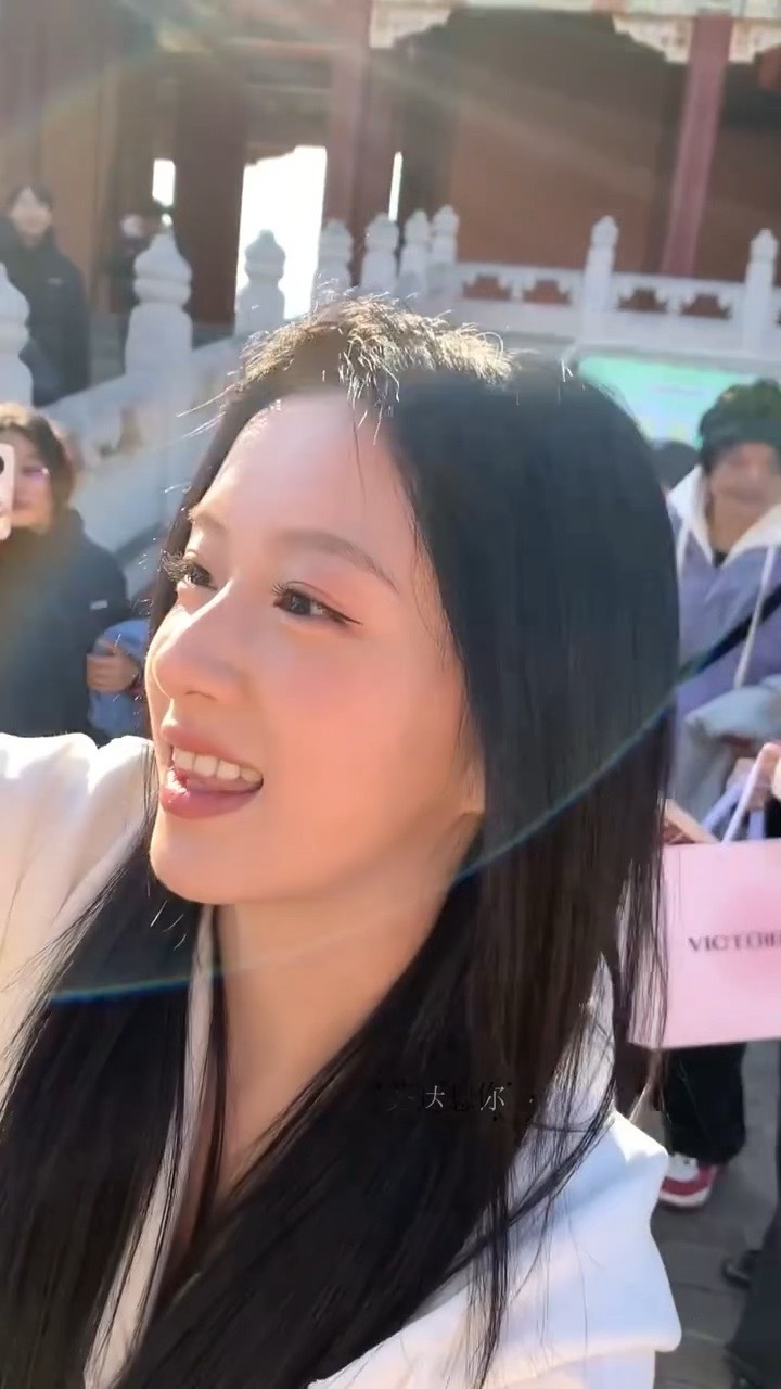 包上恩首演宅斗剧内娱有这么权威的脸演宅斗剧太好了。包上恩的古装真的绝美，天选古