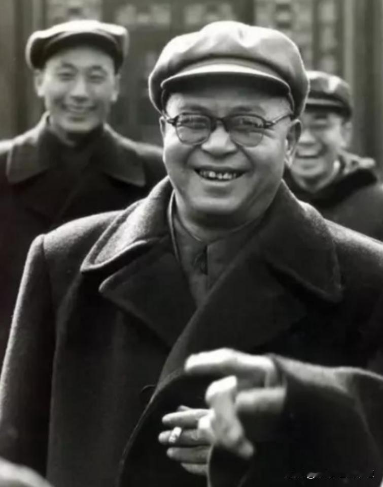 1958年，明史专家吴晗发掘完万历皇帝的定陵后，得寸进尺，又想挖明成祖朱棣的长陵