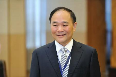 李书福的用人之道：为什么吉利敢把几百亿生意，交给一群80后？李书福年轻时为什么