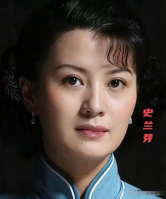 翻完这18位风华绝代的老牌美女，没想到最后打动我的居然是巩俐。从前还不懂她的美，