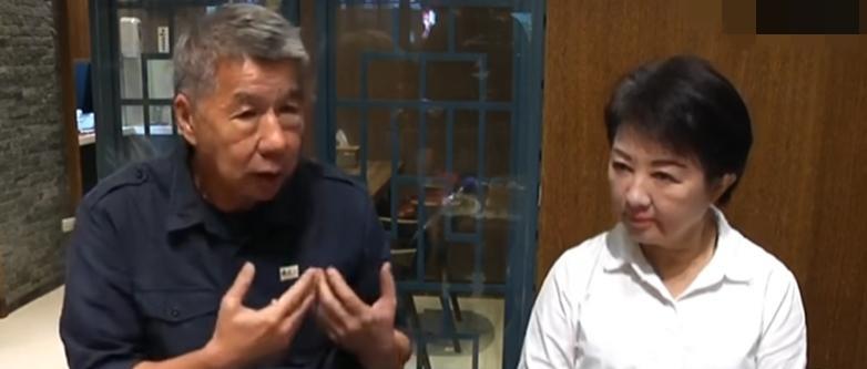 张亚中昨天在台中拜会了卢秀燕市长，卢秀燕也一视同仁的给他吃饭直播的待遇，张亚中先