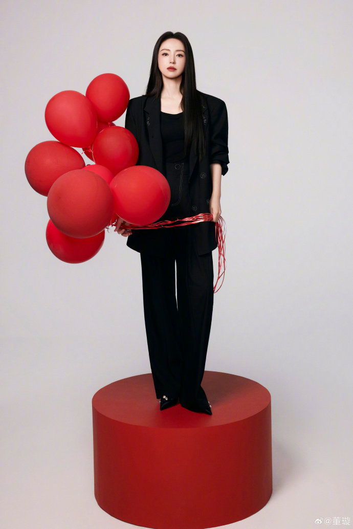 董璇红与黑生日大片 董璇红与黑生日大片，视觉盛宴！！姐真有够美的！！​​​