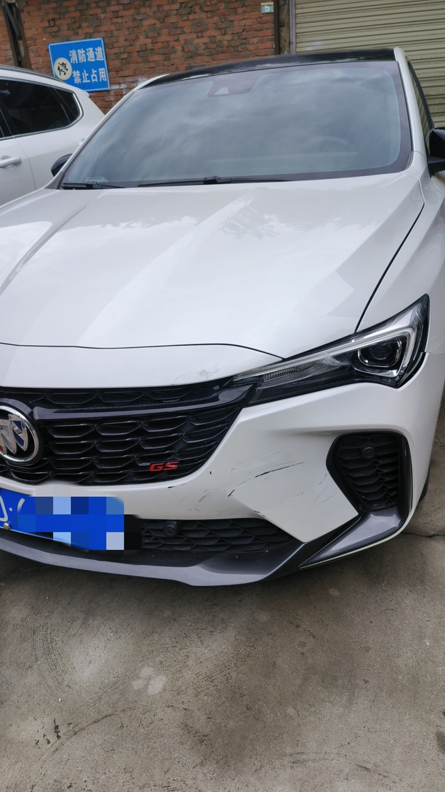 别克威朗买车将近两年用车感受说白了就看上动力，不喜欢电车，而且一年就七八千公里