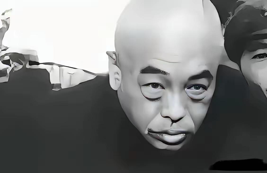 每次看到这张照片，我的心莫名的会痛！曾经您在战场上立下了赫赫战功，中外闻名！一生