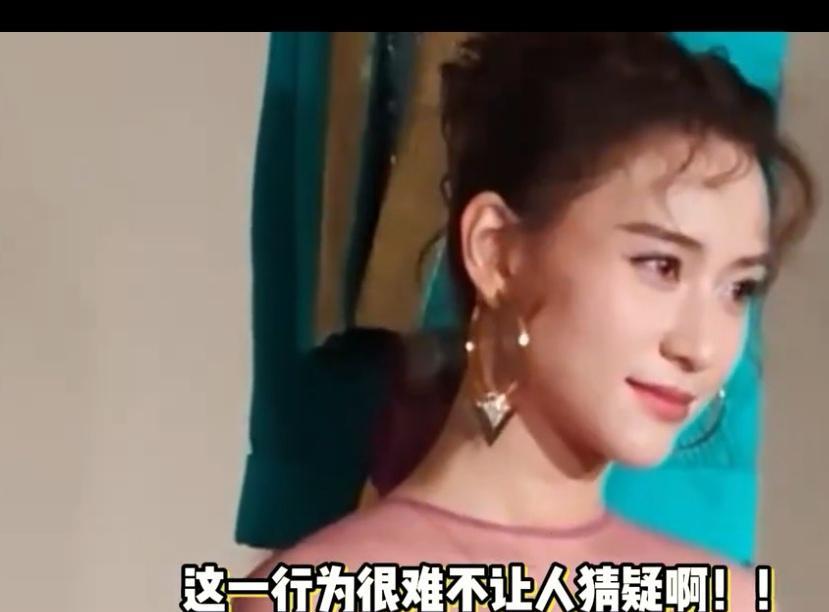何超莲现身拒采访！婚变传闻又炸了？9月17日何超莲终于露面！穿紫色纱裙扎丸子头
