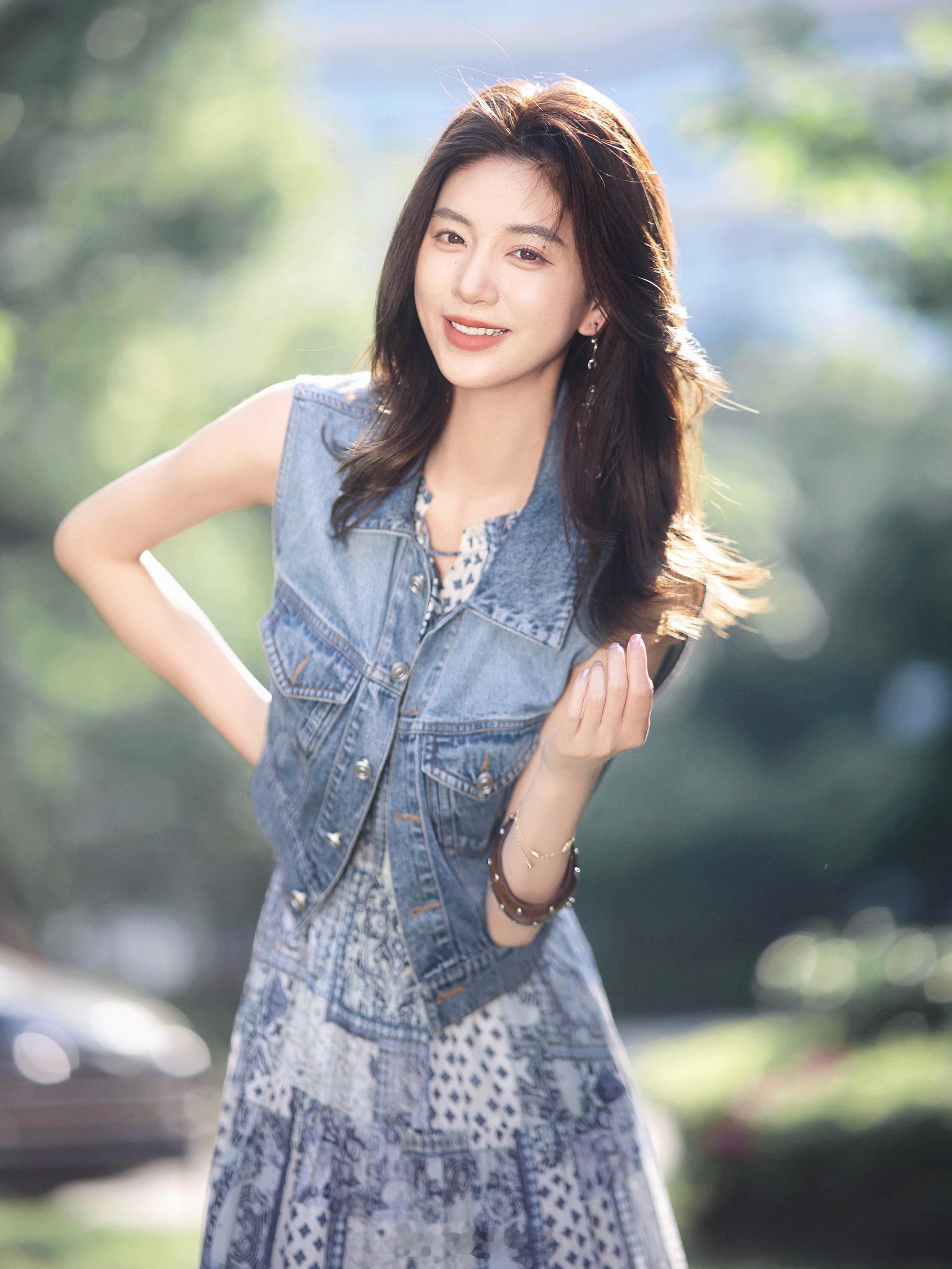 夏天像随风飘舞的裙摆一样浪漫