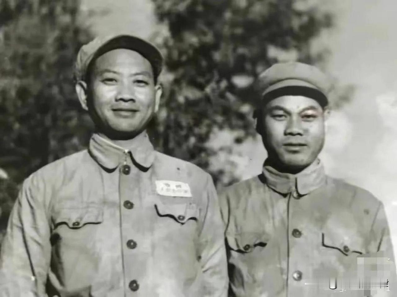 1953年志愿军庆功会的意外重逢，团政委一句追问，揭开失散15年的兄弟情1