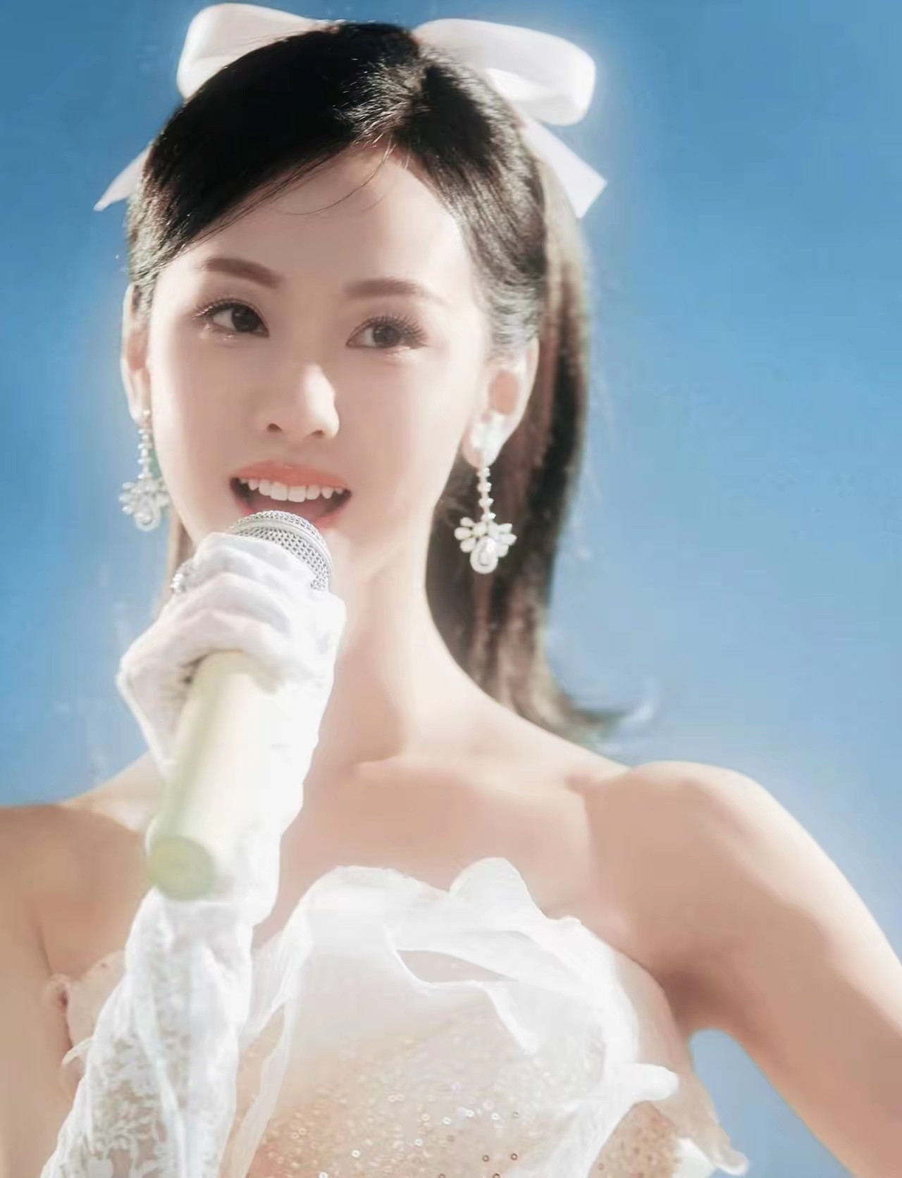 陈都灵
