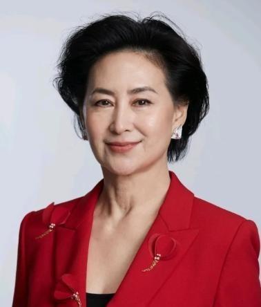 [点赞]何超琼说，1997年香港回归的时候，我爸爸跟我打赌，你认为像上海这样的