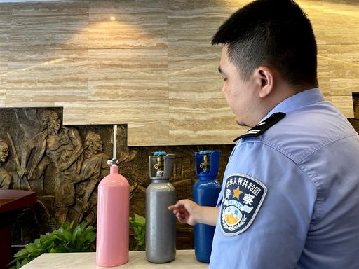 杭州二十多岁姑娘关屋疯狂嗨了整整一夜，连续折腾9个小时，时而昏沉眩晕，时而昏